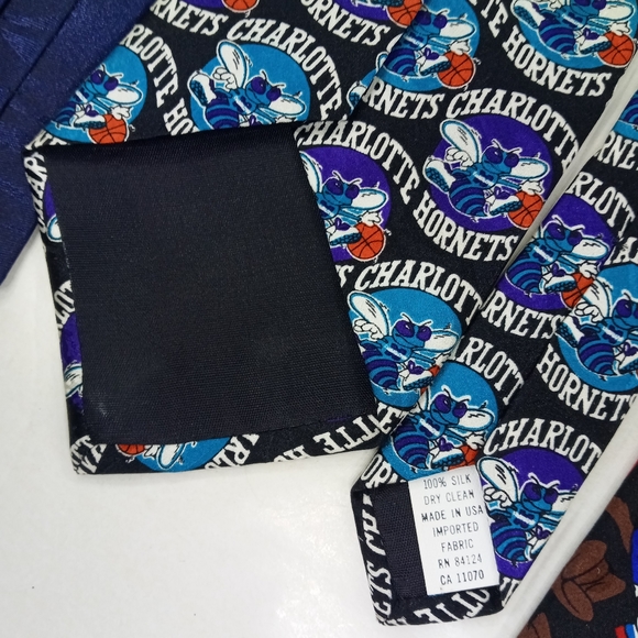 Vintage NBA Charlotte Hornets Men's Silk Neck Tie RM Sports - Picture 5 of 5